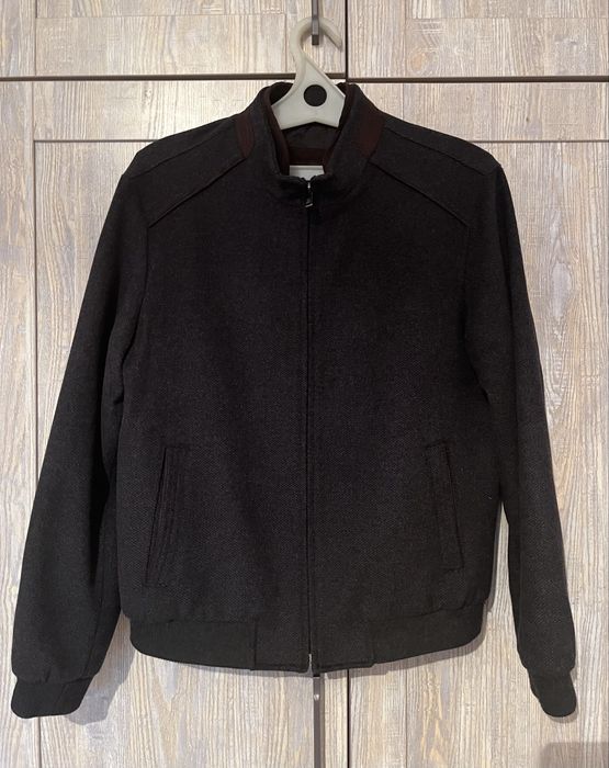 Продаю верхнюю одежду