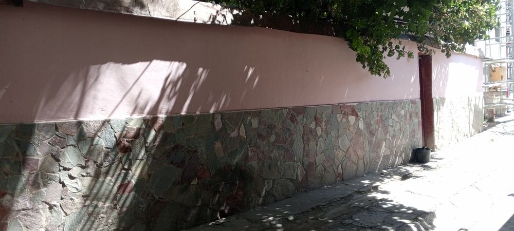 Srochna hovli sotiladi