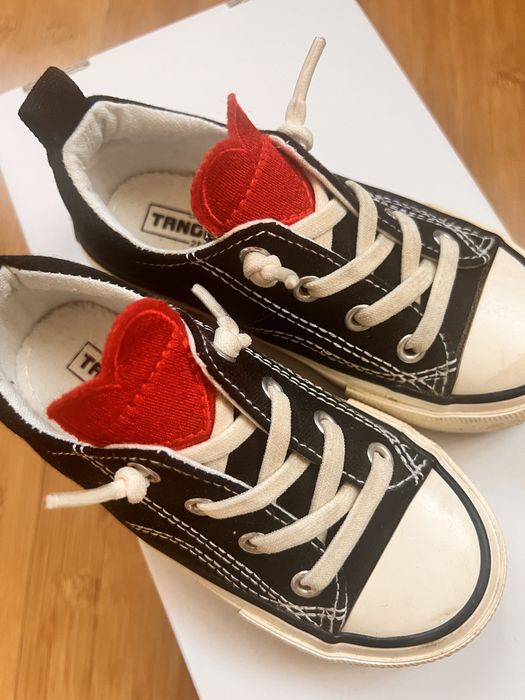 Кеды на девочку 25 и 27 размеров