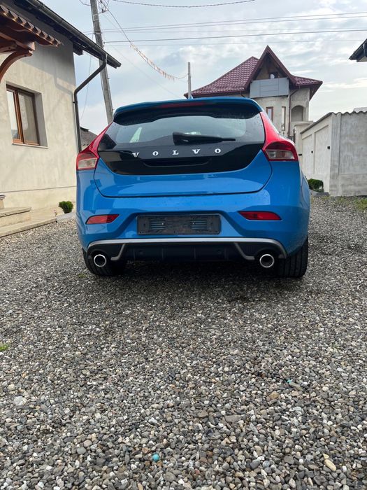 Volvo V40  R DESIGN