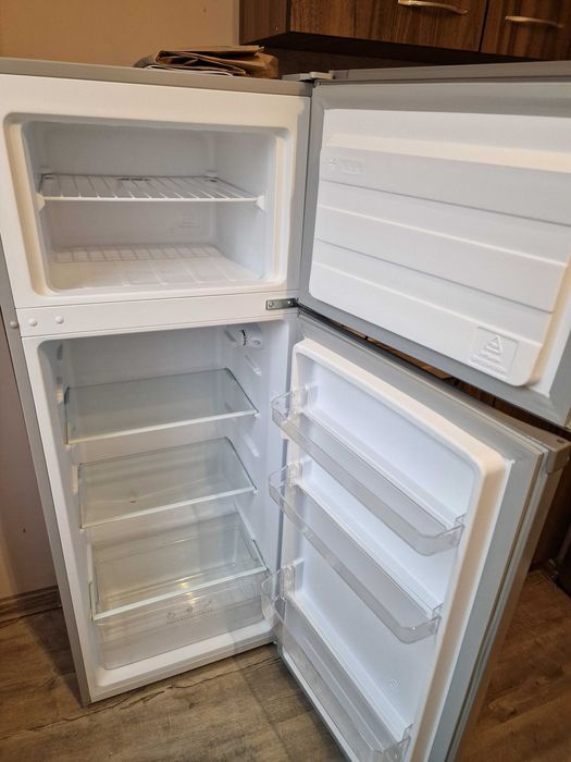 Хладилник Arielli