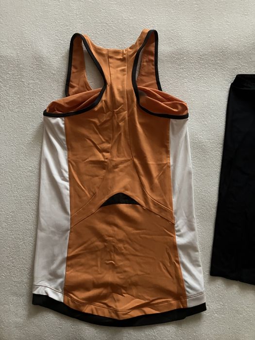 maieu și pantaloni scurți (sport) M