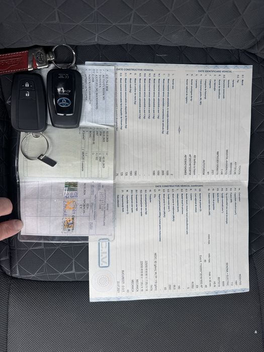 Toyota C HR CHR 2.0 hybrid facelift avariat