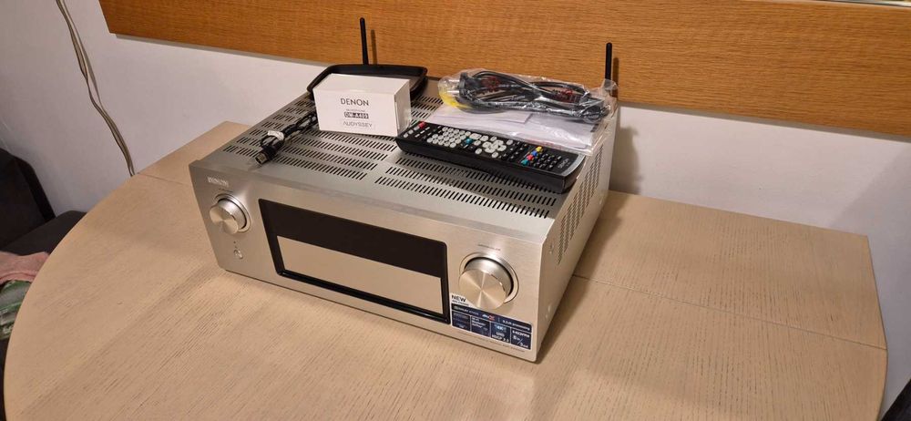 Ресивер за домашно кино Denon AVR-X4200w