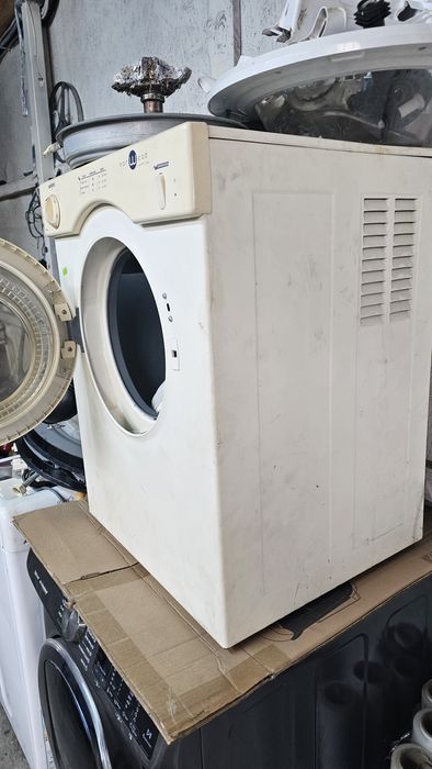 Vând uscător de rufe