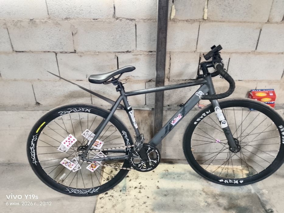 JIXF AT3 PLUS fixie.