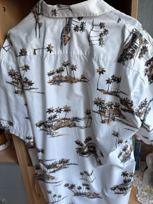 Продавам мъжка риза!