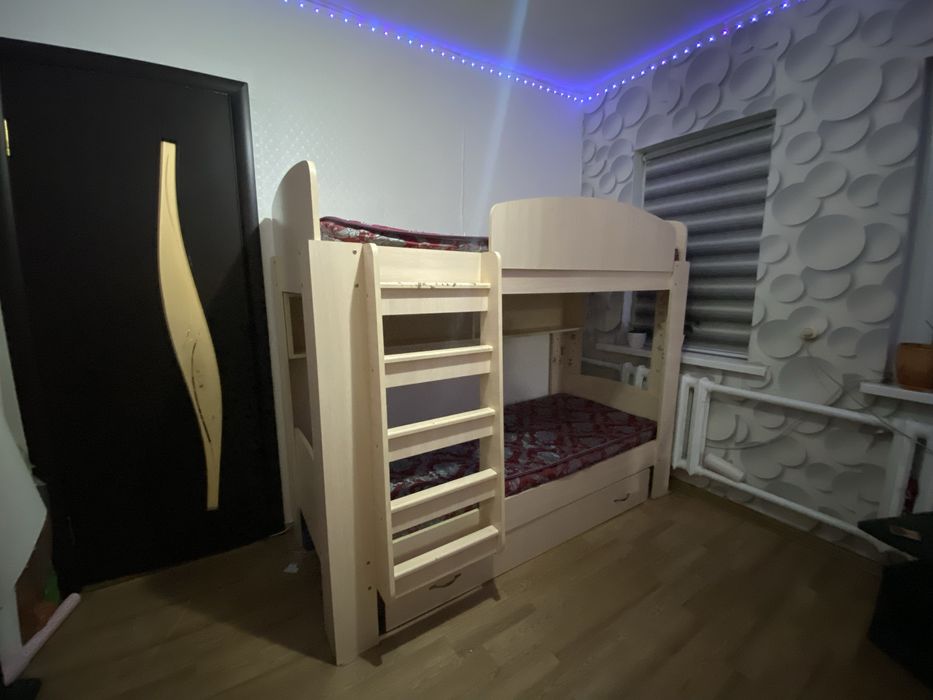 Продам 2-х ярусную кровать