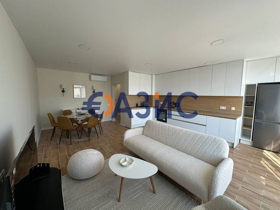 Просторен апартамент с 2 спални в комплекс" Оазис", Равда, България,