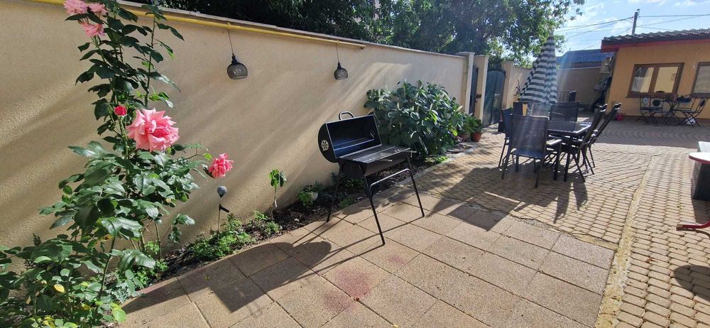Casa + anexa, singur in curte, zona Piata Mica. Disponibil imediat
