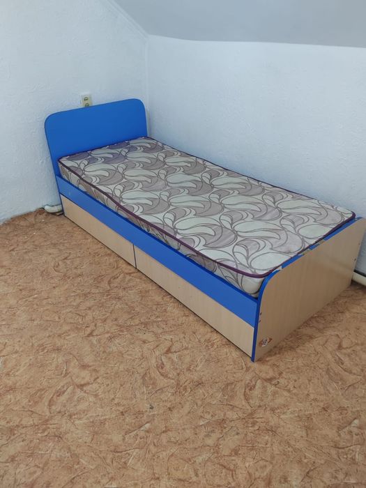 Мебель шкаф и кровать