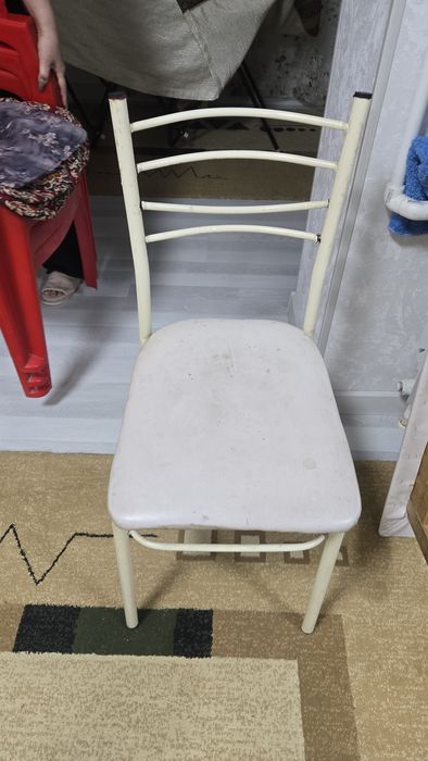 Продаю стульчик стальной