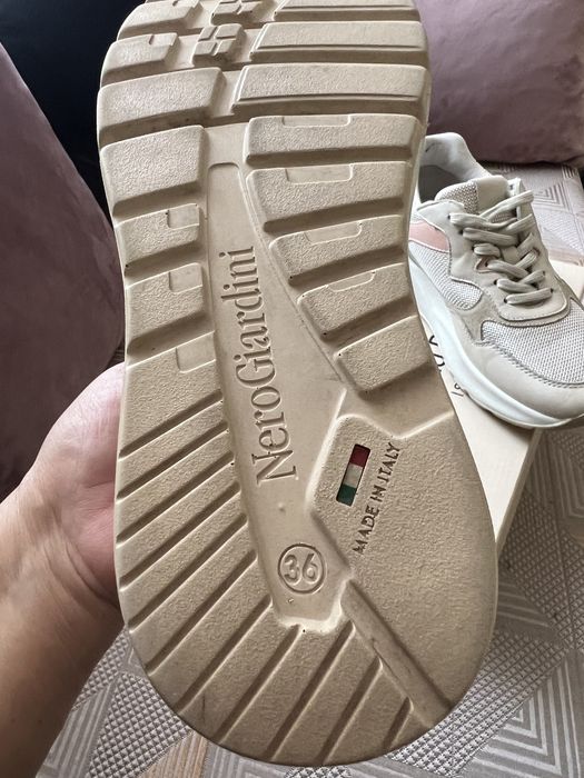 Фирменый италия  кроосовки 36 р