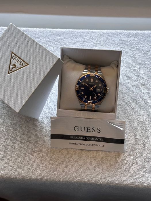 Часовник Guess оргинален