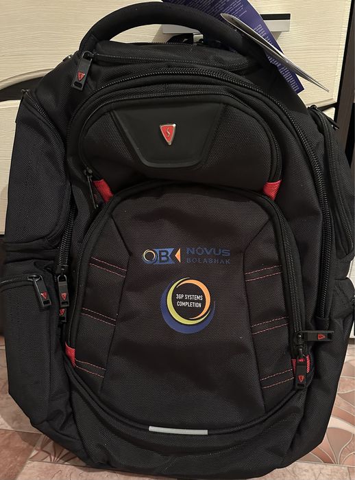 Продается сумка новая, продается спец перчатки