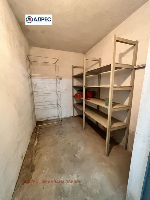 Склад в Плевен, област-с.Брест площ 827 цена 70000