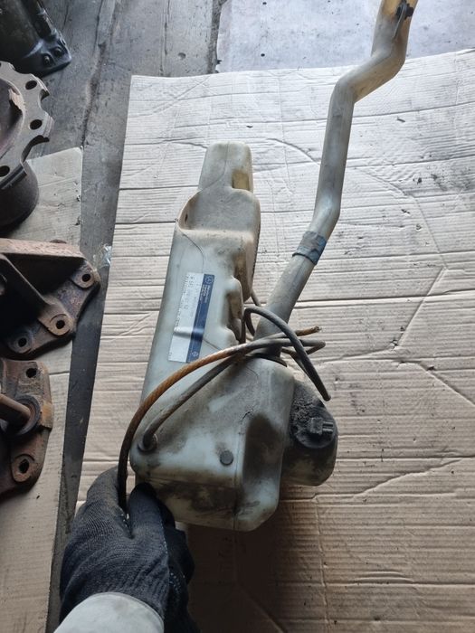 Бачок обывателя на  Мерседес  SK