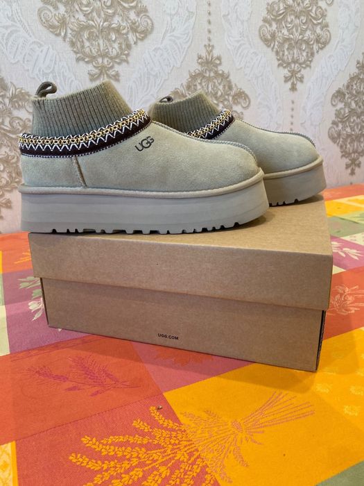 Продам новые женские UGG