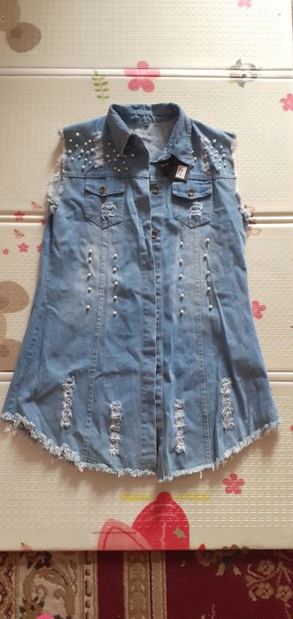 Продам джинсы жилетку