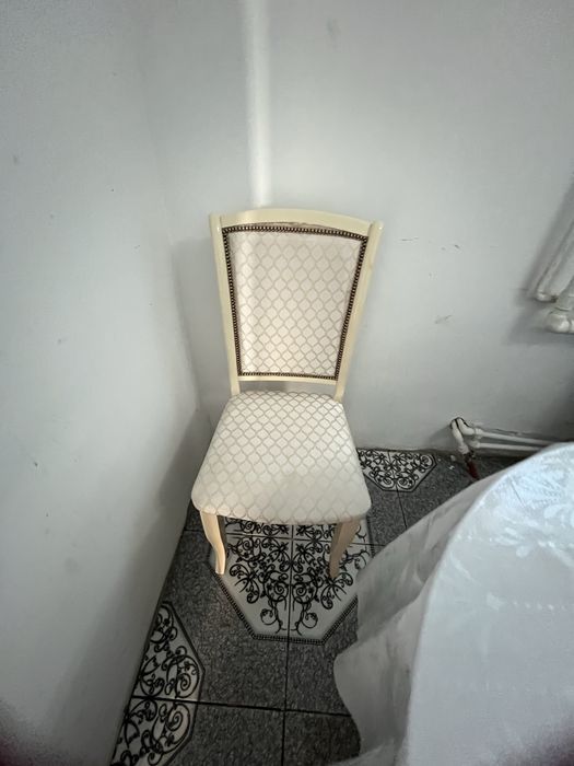 Продам стол и 6 стуля