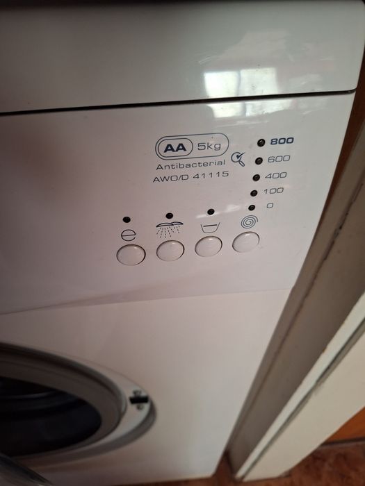 Продавам пералня whyrpool за части