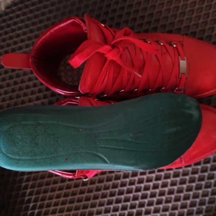 Продам Balenciaga Arena