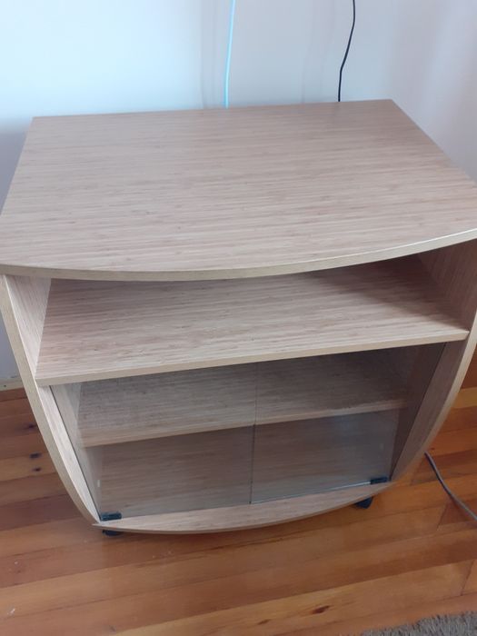 Телевизионен шкаф