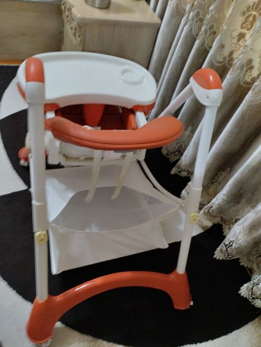 Кормящий столик для ребенка