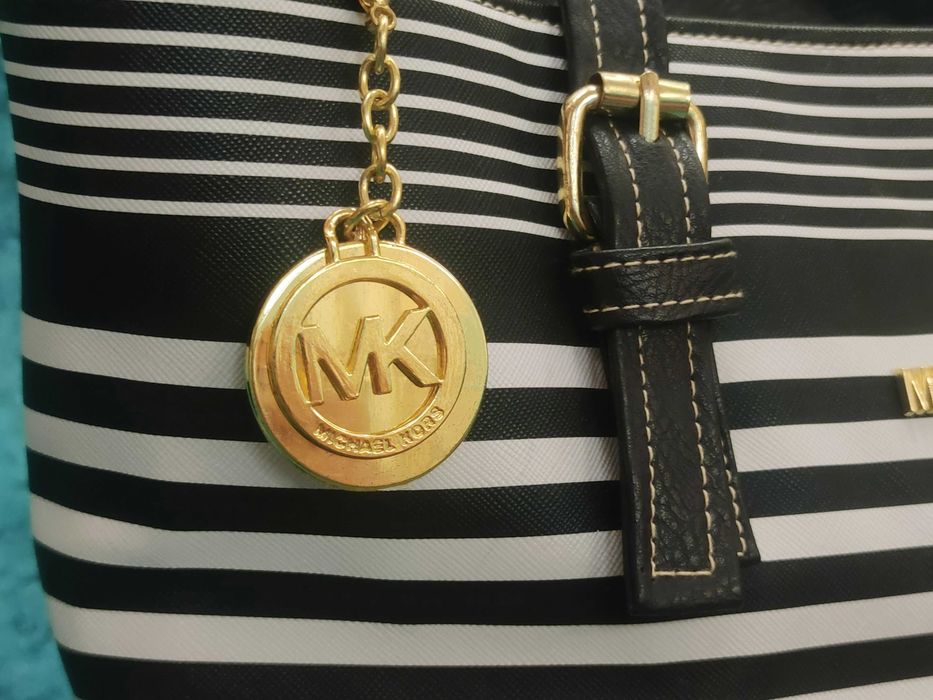 Geanta (poseta) Michael Kors - Black&White Tote Bag 2024