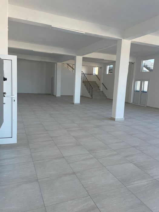 Дава се под наем Магазин в Разлог - 450 кв.м за 1020 € - Снимка #2