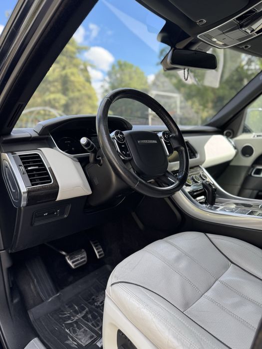 Land Rover Range Rover Sport 3. 0 SDV6 Лукс, мощ и присъствие на пътя | С включено ДДС