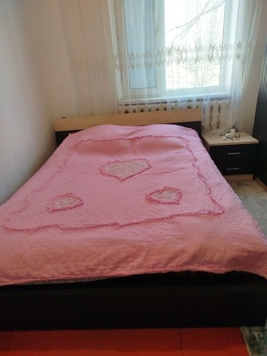 Продается спальный гарнитур