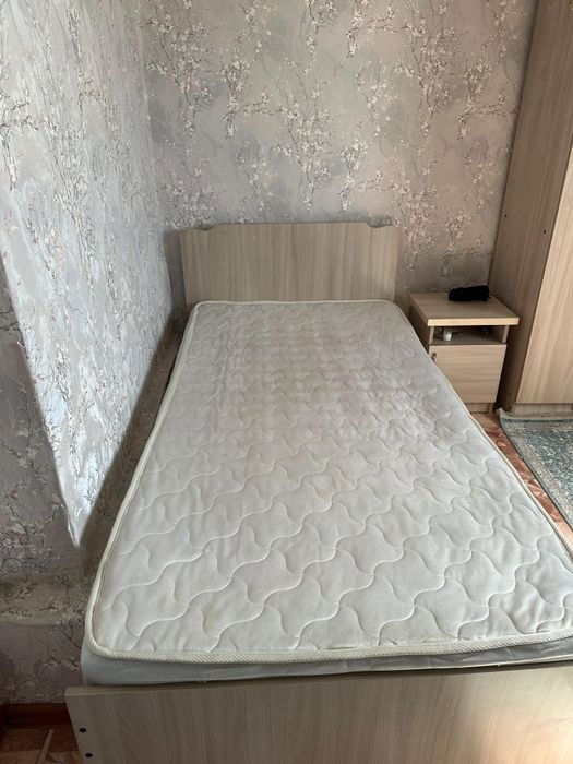 Продам кровать 1×2