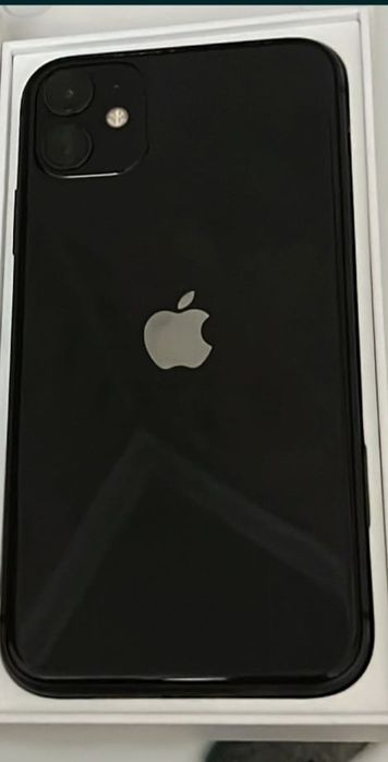 iPhone 11 в хорошем состоянии.