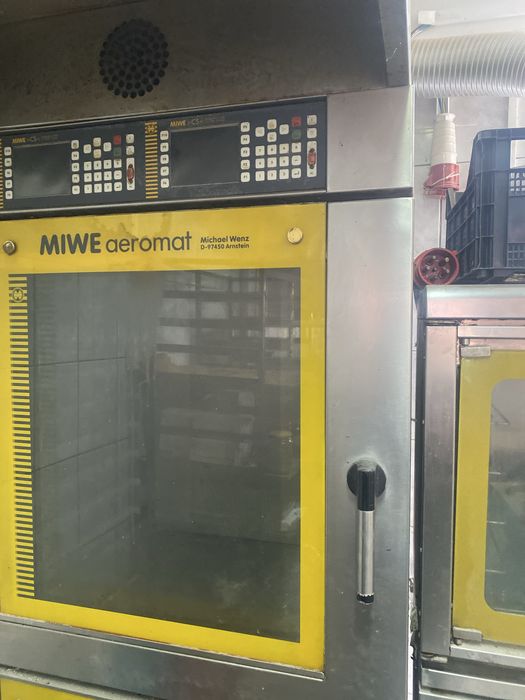 display cuptor Miwe aeromat