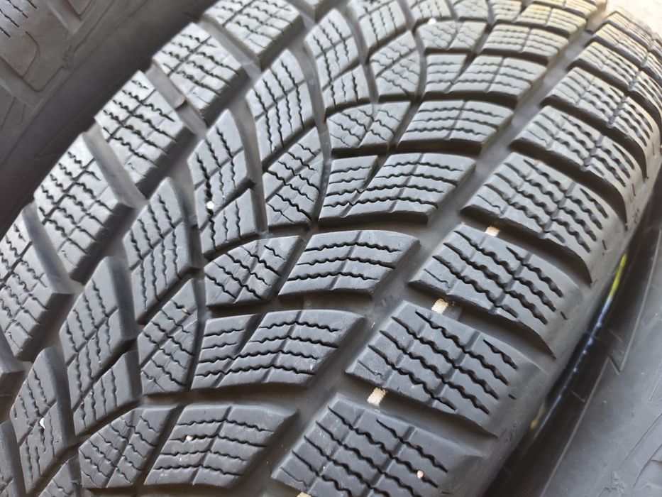215/55/18" 4бр Good year ultra grip performance, dot0421,7mm