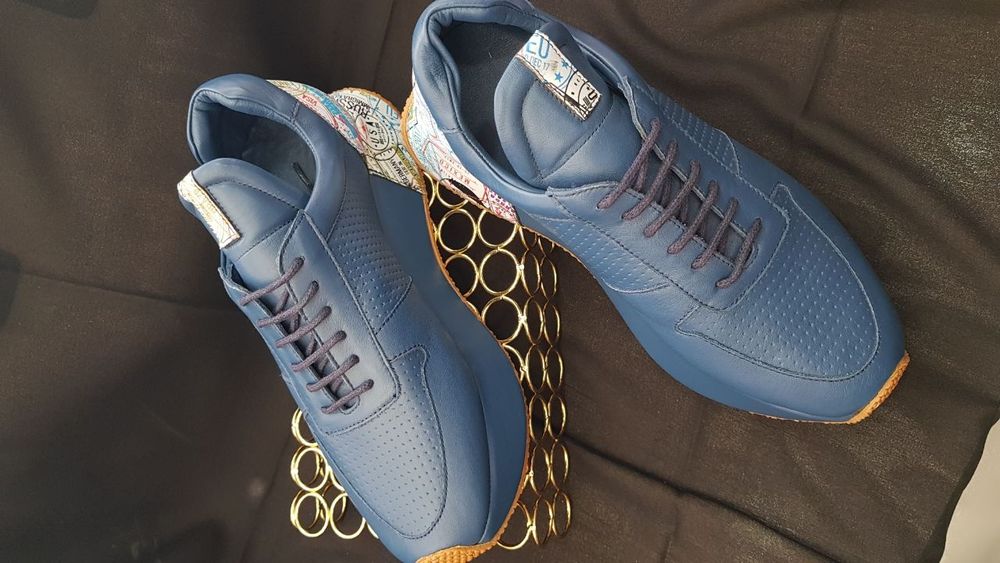 37размер  кроссовки кожаные премиум качество