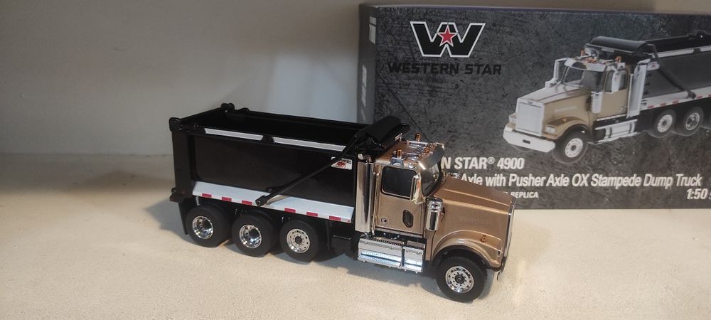 Колекционерски модел мащаб 1:50