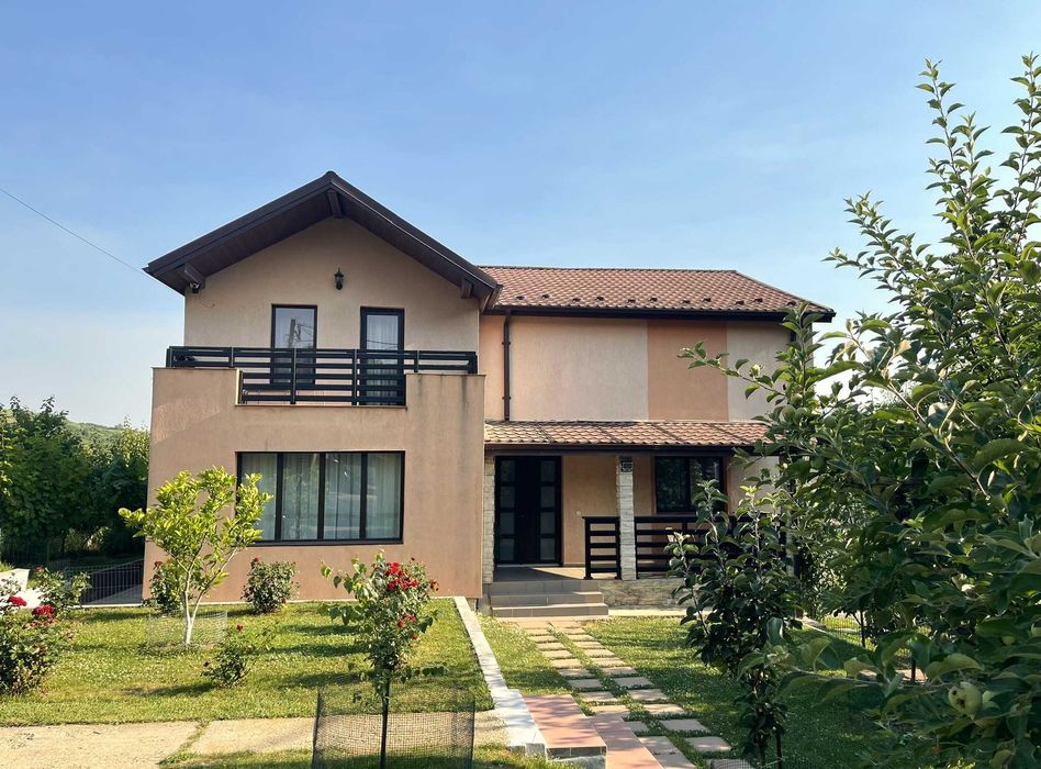 Casă individuală Parter+Etaj, 179 mp utili | Teren 600 mp | Tomești, lângă pădure