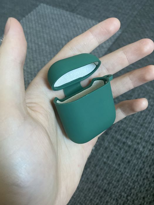 продам наушники airpods