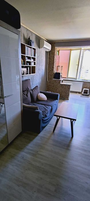 Garsoniera de vânzare