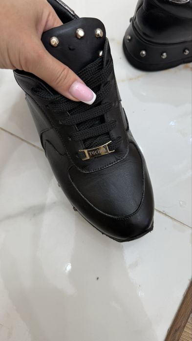 Продам кросовки