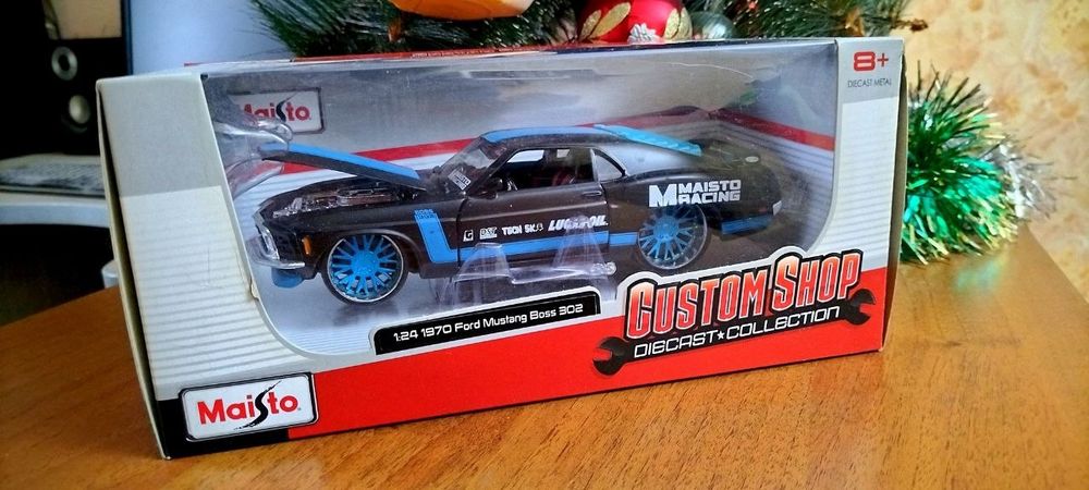 Гоночная трасса и машинки