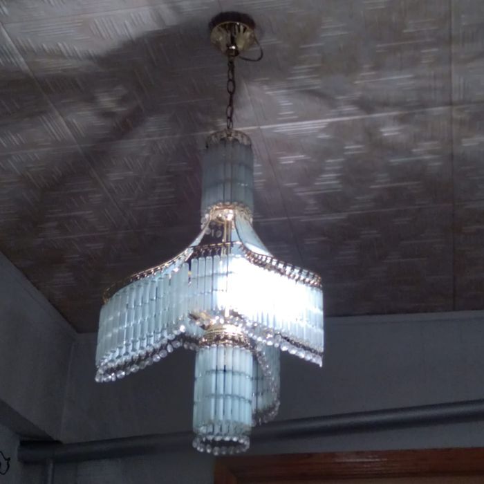 Люстра возможна продажа с бра