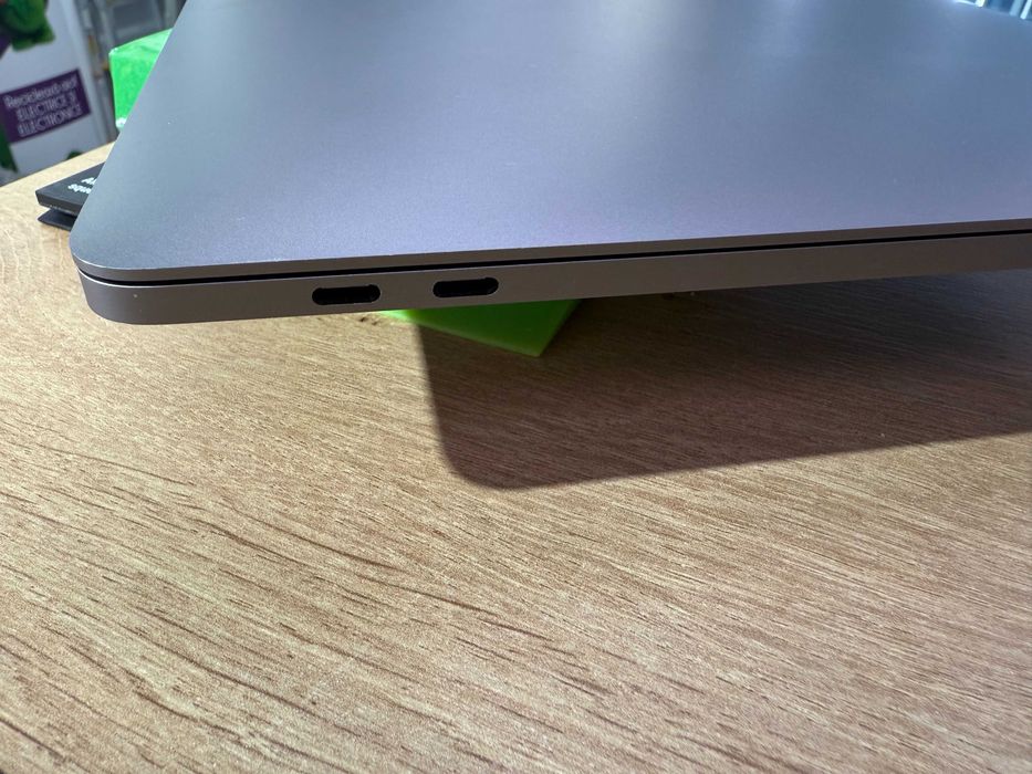 MacBook Pro 2019 i5 16GB Ram SSD 256Gb Factura & Garantie | Buy-Back |