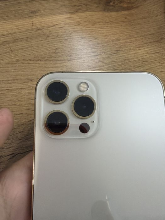 Продам Iphone 12 pro max золотистый
