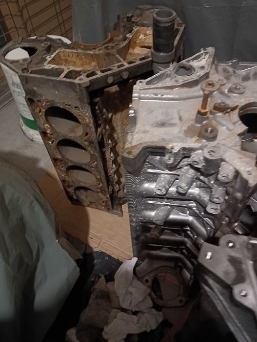 V-образни блокове за маси