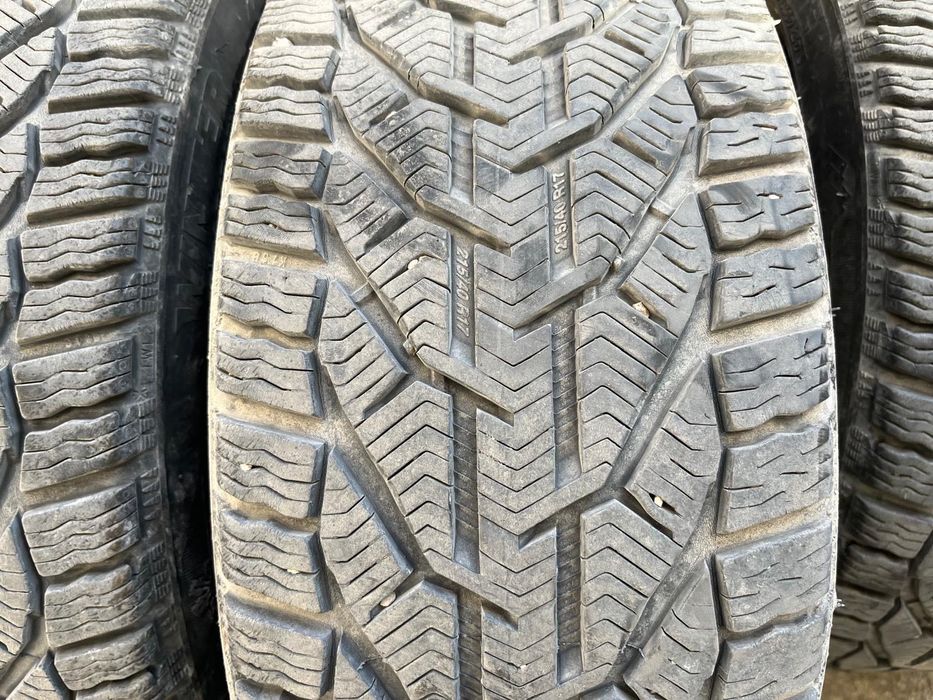 Зимни гуми 215 на 40 17