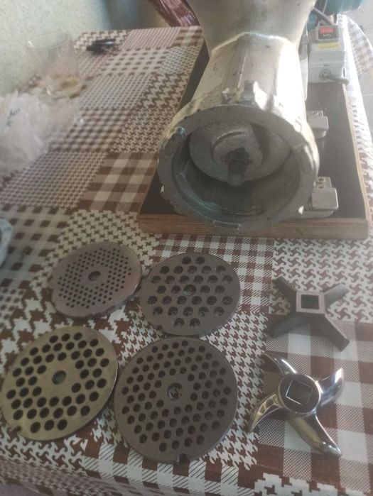 Masina de tocat carne