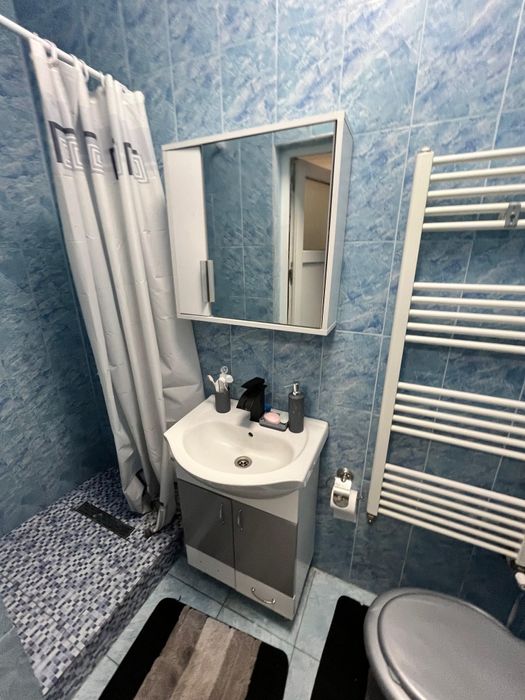 Apartament 1 cam la preț de masina